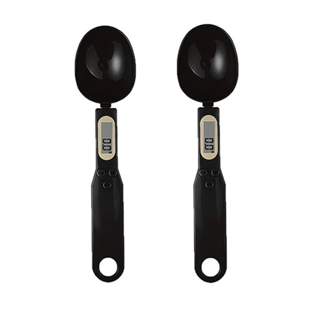 Electronic spoon with scales