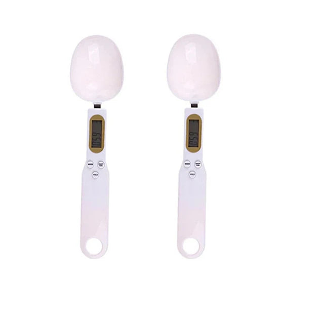 Electronic spoon with scales