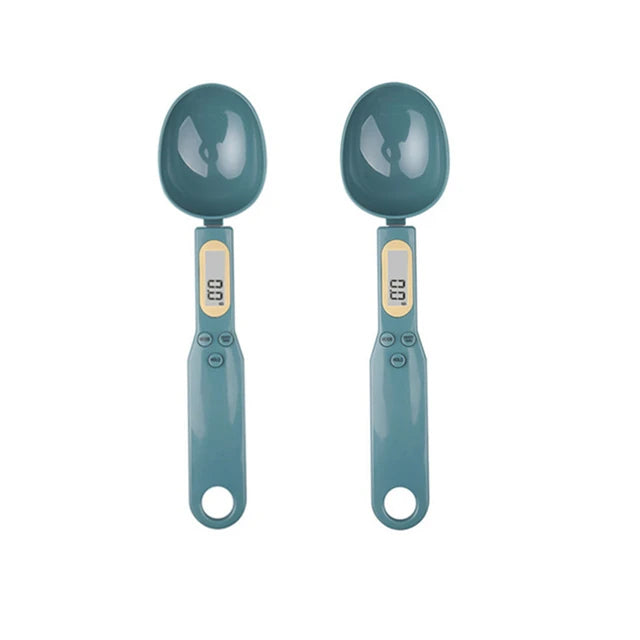 Electronic spoon with scales
