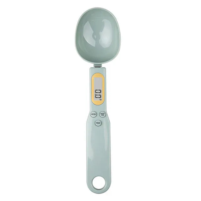 Electronic spoon with scales